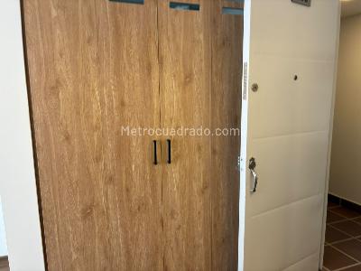 Apartamento de 2 alcobas en venta en Fontibon Aeropuerto, Bogotá, 33 m² · foto 2 de 20