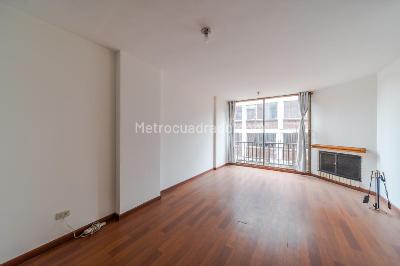 Apartamento de 2 alcobas en venta en Chapinero Alto, Bogotá, 69 m² · foto 2 de 20