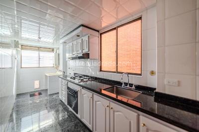 Apartamento en venta en Santa Barbara Occidental, Bogotá · foto 8 de 20