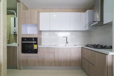 Apartamento de 3 alcobas en arriendo en Santa Helena De Baviera Iv Sec, Bogotá, 148 m² · foto 4 de 20