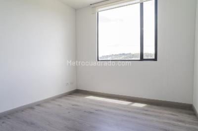 Apartamento de 3 alcobas en arriendo en Santa Helena De Baviera Iv Sec, Bogotá, 148 m² · foto 7 de 20