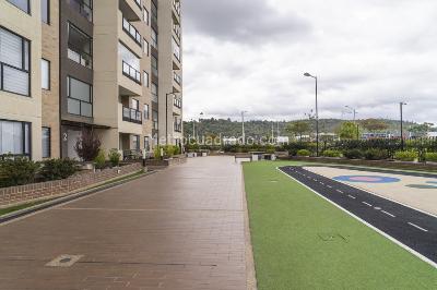 Apartamento de 3 alcobas en arriendo en Santa Helena De Baviera Iv Sec, Bogotá, 148 m² · foto 19 de 20