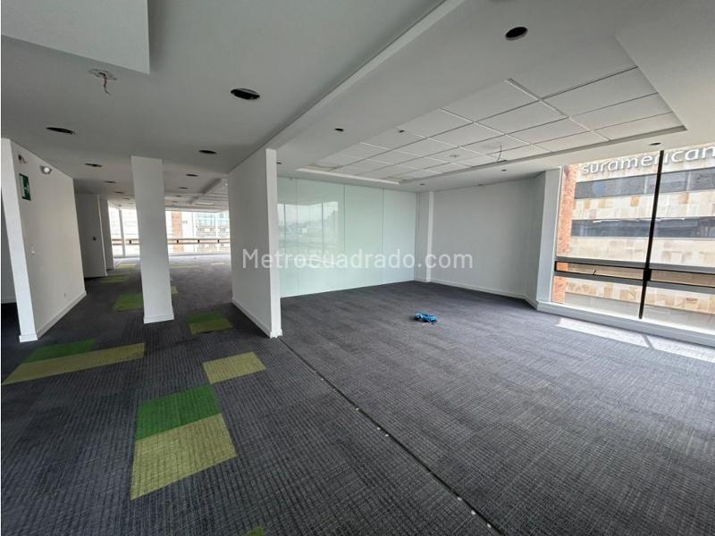 Edificio de Oficinas en Arriendo, CHICO, Bogotá D.C. - Vista 3