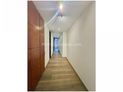 Apartamento de 3 alcobas en venta en Chapinero Alto, Bogotá, 240 m² · foto 14 de 18