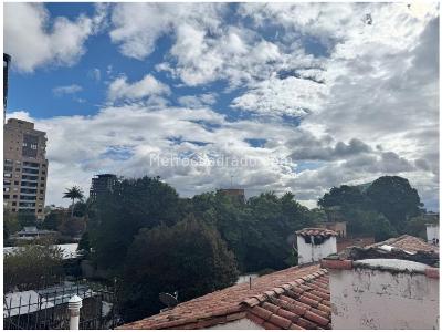 Apartamento de 2 alcobas en venta en Santa Barbara Alta, Bogotá, 151 m² · foto 7 de 12
