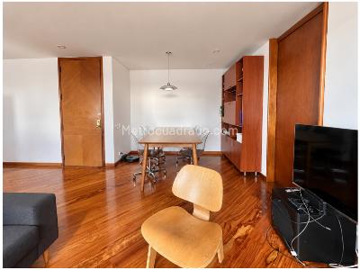 Apartamento de 2 alcobas en arriendo en Chico Navarra, Bogotá, 90 m² · foto 2 de 11