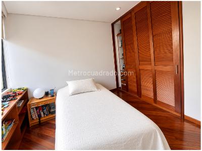 Apartamento de 2 alcobas en arriendo en Chico Navarra, Bogotá, 90 m² · foto 4 de 11