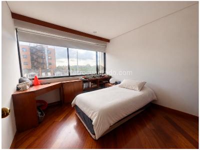 Apartamento de 2 alcobas en arriendo en Chico Navarra, Bogotá, 90 m² · foto 5 de 11