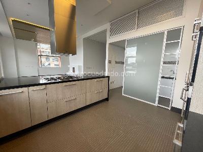 Apartamento de 2 alcobas en venta en Chico Reservado, Bogotá, 126 m² · foto 10 de 20