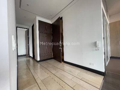 Apartamento de 2 alcobas en venta en Chico Reservado, Bogotá, 126 m² · foto 12 de 20