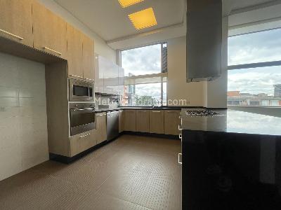 Apartamento de 2 alcobas en venta en Chico Reservado, Bogotá, 126 m² · foto 9 de 20