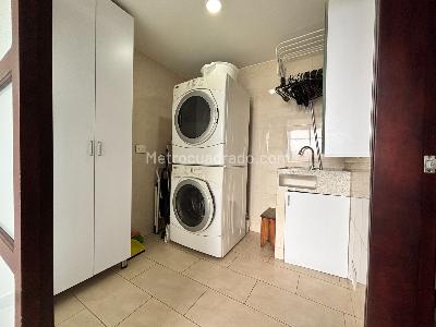 Apartamento de 3 alcobas en venta en Santa Barbara Central, Bogotá, 176 m² · foto 11 de 20
