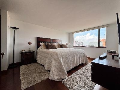 Apartamento de 3 alcobas en venta en Santa Barbara Central, Bogotá, 176 m² · foto 14 de 20