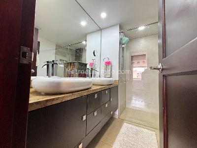 Apartamento de 3 alcobas en venta en Santa Barbara Central, Bogotá, 176 m² · foto 16 de 20