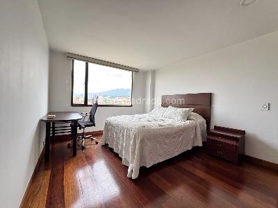 Apartamento de 3 alcobas en venta en Santa Barbara Central, Bogotá, 176 m² · foto 17 de 20
