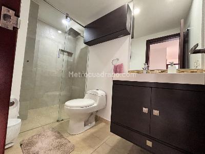 Apartamento de 3 alcobas en venta en Santa Barbara Central, Bogotá, 176 m² · foto 18 de 20