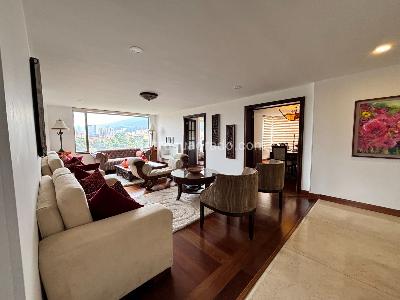 Apartamento de 3 alcobas en venta en Santa Barbara Central, Bogotá, 176 m² · foto 3 de 20