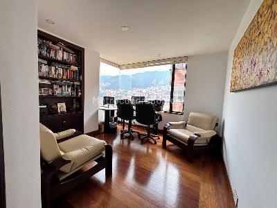 Apartamento de 3 alcobas en venta en Santa Barbara Central, Bogotá, 176 m² · foto 7 de 20