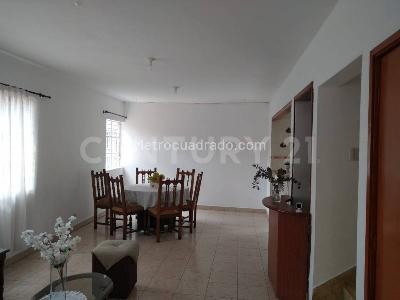 Casa de 5 alcobas en venta en Champagnat, Cali, 235 m² · foto 2 de 20