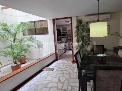 Casa de 3 alcobas en venta en Santa Rita, Cali, 149 m² · foto 3 de 18