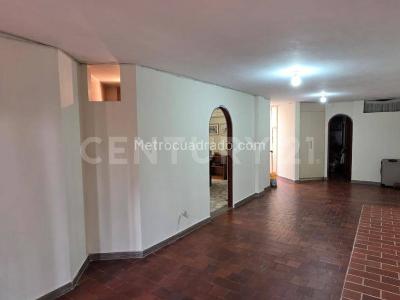 Casa de 3 alcobas en venta en Santa Rita, Cali, 149 m² · foto 6 de 18