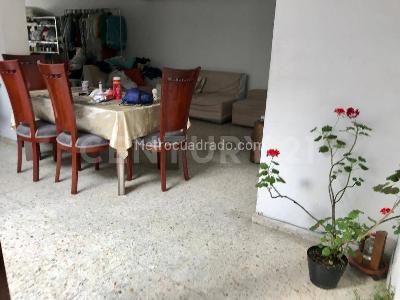 Casa de 5 alcobas en venta en Santa Teresita, Cali, 213 m² · foto 11 de 20
