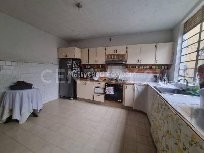 Casa de 5 alcobas en venta en Santa Teresita, Cali, 213 m² · foto 15 de 20