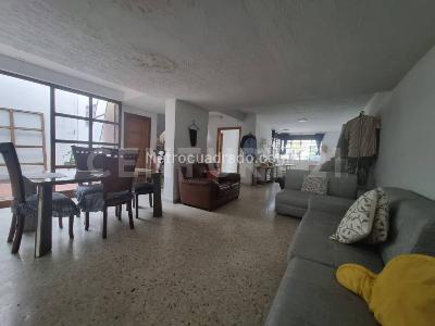 Casa de 5 alcobas en venta en Santa Teresita, Cali, 213 m² · foto 19 de 20