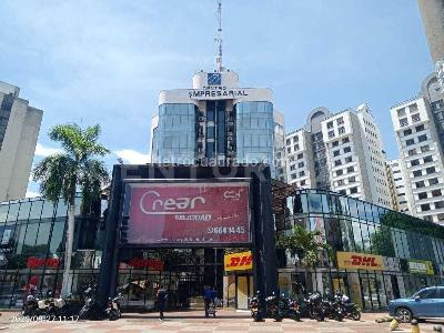Office for rent in Los Cambulos, Cali