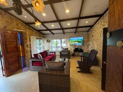 Casa de 4 alcobas en venta en Cristo Rey, Cali · foto 2 de 20