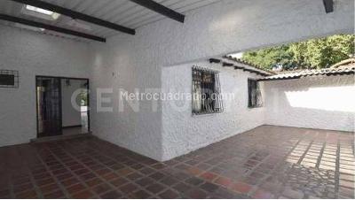 Casa de 3 alcobas en venta en El Refugio, Cali, 208 m² · foto 4 de 20