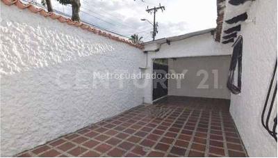 Casa de 3 alcobas en venta en El Refugio, Cali, 208 m² · foto 5 de 20