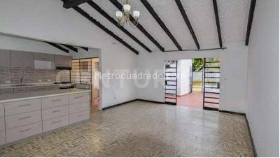 Casa de 3 alcobas en venta en El Refugio, Cali, 208 m² · foto 10 de 20