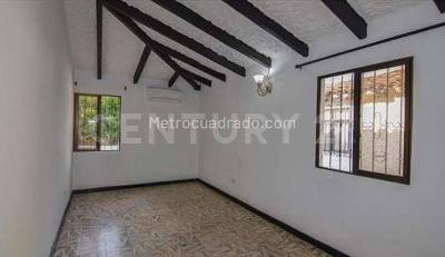 Casa de 3 alcobas en venta en El Refugio, Cali, 208 m² · foto 13 de 20