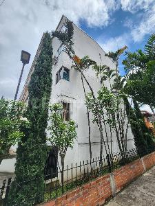 Apartamento de 4 alcobas en venta en Departamental, Cali, 92 m² · foto 2 de 18