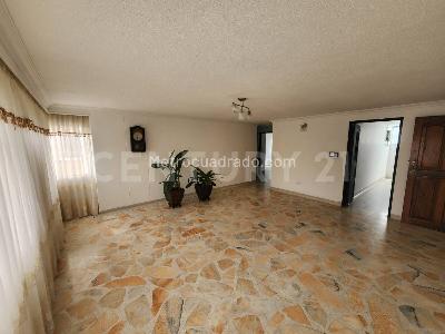Apartamento de 4 alcobas en venta en Departamental, Cali, 92 m² · foto 4 de 18