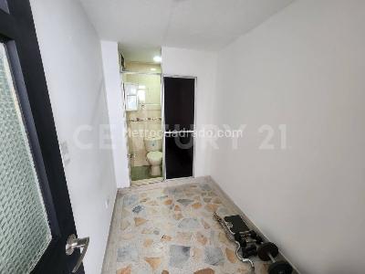 Apartamento de 4 alcobas en venta en Departamental, Cali, 92 m² · foto 8 de 18
