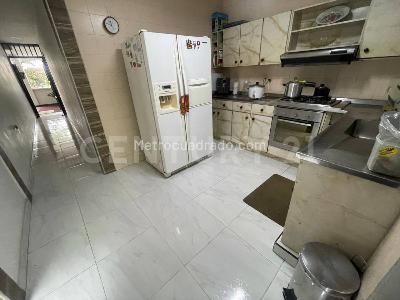 Casa de 5 alcobas en venta en Granada, Cali, 243 m² · foto 7 de 20