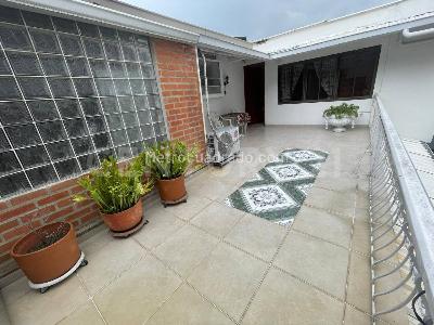 Casa de 5 alcobas en venta en Granada, Cali, 243 m² · foto 18 de 20