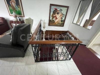 Casa de 5 alcobas en venta en Granada, Cali, 243 m² · foto 19 de 20