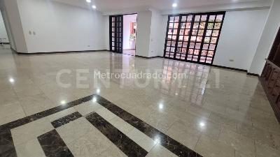 Apartamento de 3 alcobas en venta en Centenario, Cali, 152 m² · foto 3 de 20