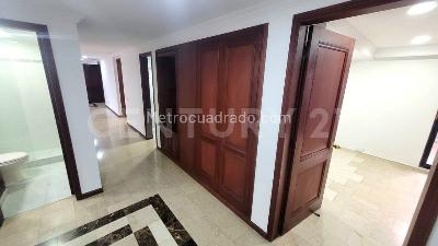 Apartamento de 3 alcobas en venta en Centenario, Cali, 152 m² · foto 17 de 20