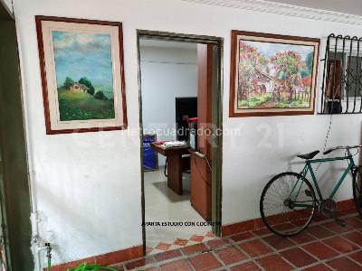 Casa de 5 alcobas en venta en Tequendama, Cali, 237 m² · foto 2 de 20