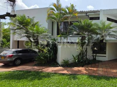 Casa de 5 alcobas en venta en Pance, Cali, 1858 m² · foto 2 de 15