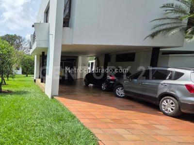 Casa de 5 alcobas en venta en Pance, Cali, 1858 m² · foto 10 de 15
