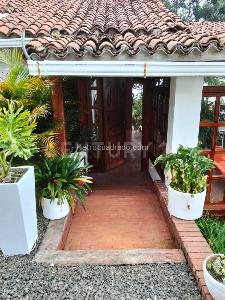 Casa de 5 alcobas en venta en Dapa, Cali · foto 2 de 20