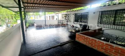 Casa de 4 alcobas en venta en La Flora, Cali, 330 m² · foto 19 de 20