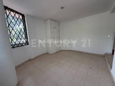 Apartamento de 1 alcoba en venta en Nueva Tequendama, Cali, 209 m² · foto 2 de 16