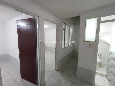 Casa de 5 alcobas en venta en San Jose Obrero, Bogotá, 210 m² · foto 6 de 13