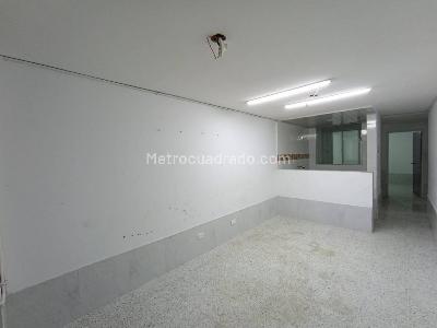 Casa de 5 alcobas en venta en San Jose Obrero, Bogotá, 210 m² · foto 9 de 13